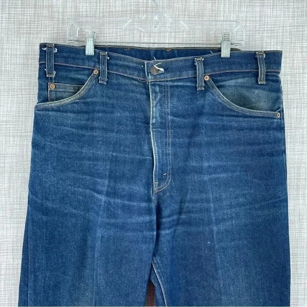 Levis *few small